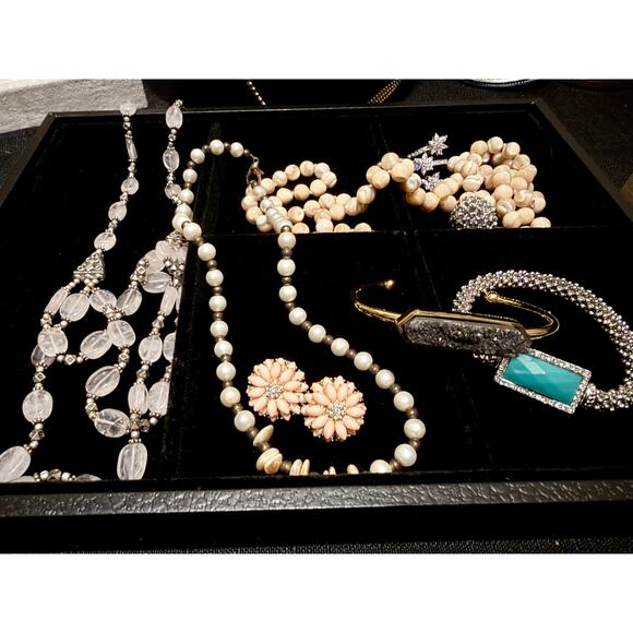 8pc Unsigned Fashion Jewelry Lot – Necklaces, Bracelets, Rings, Earrings - Picture 2 of 5